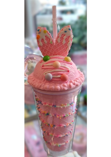 Dondurma Külahı Figürlü Süslü Kapaklı Pipetli Plastik Bardak 470ML AD15995