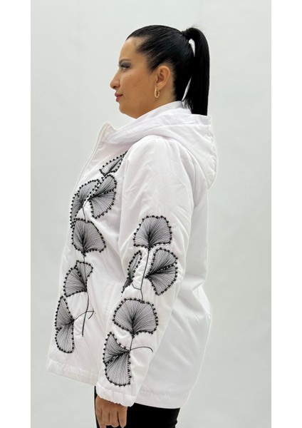 Büyük Beden Kapüşonlu Çiçek Işlemeli Kadın Mont modelleri