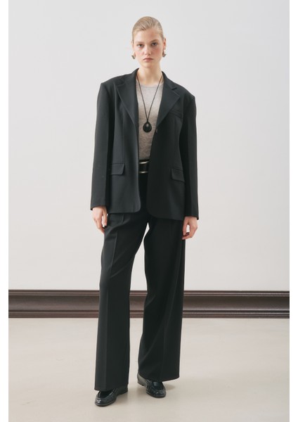 Dına Pile Detaylı Pantolon Siyah