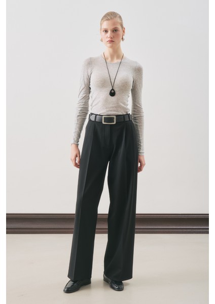 Dına Pile Detaylı Pantolon Siyah fiyatları