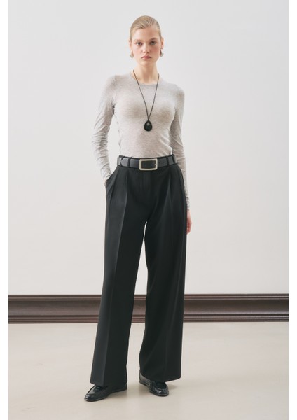 Dına Pile Detaylı Pantolon Siyah modelleri