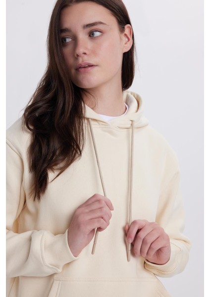 Kadın Relax Fit Rahat Kesim Pamuklu Kapüşonlu Kanguru Cepli taş Sweatshirt