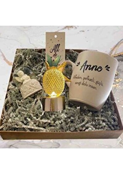 Anne Hediye Seti Anlamlı Mesajlı Kupa Yıldız Gece Lambası ve Kar Küresi