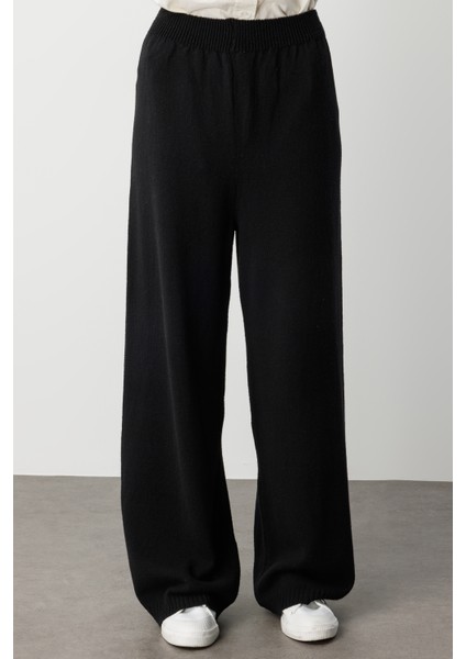 Geniş Paça Beli Lastikli Siyah Triko Jogger Pantolon modelleri
