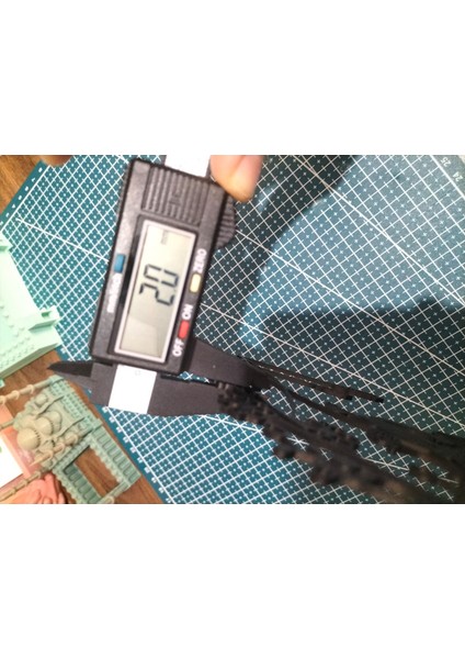 🌙 Çiçekli Ay Üzerinde Oturan Kız Duvar Dekoru fiyatları