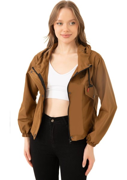 Kadın Su Geçirmez ve Rüzgara Dayanıklı Kapüşonlu Çıt Çıtlı Mevsimlik Yağmurluk