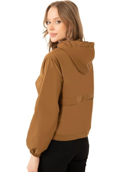 Kadın Su Geçirmez ve Rüzgara Dayanıklı Kapüşonlu Çıt Çıtlı Mevsimlik Yağmurluk fırsatları