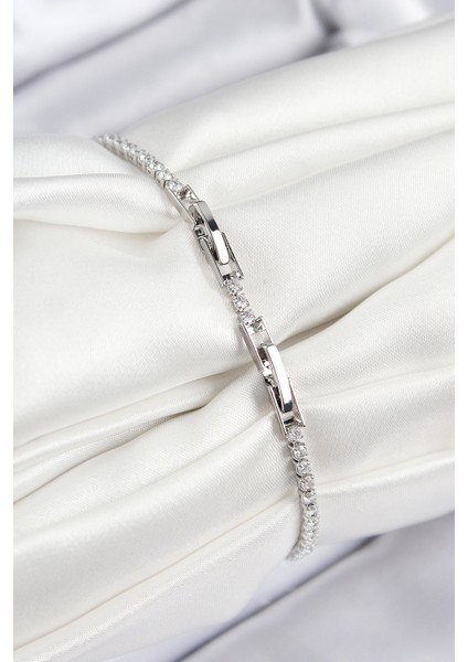 Pirinç Zirkon Taşlı Yıldız Model Gümüş Renk Kadın Bileklik - Lisinya fiyatları