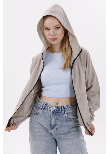 Kadın Kapüşonlu Su ve Rüzgar Geçirmez Oversize Yağmurluk - Rüzgarlık