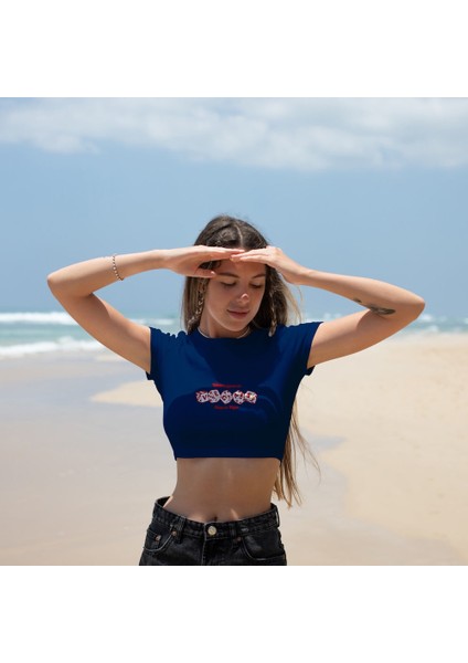 What Happened In Vegas Stays In Vegas Crop Tişört - Lacivert fiyatları