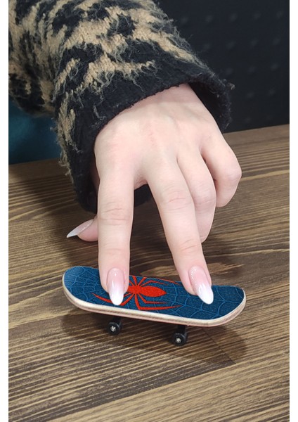 Super Hero Fingerboard – Kahraman Örümcek Temalı Parmak Kaykay modelleri