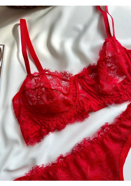 Dantelli Balenli Sütyen Tanga Takımı