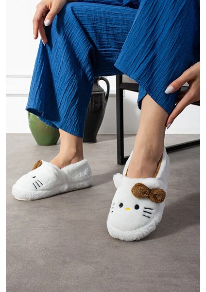 Pitty Hello Figürlü Kadın Yumuşak Peluş Kumaş Içi Tüylü Rahat Ev Içi Terlik modelleri