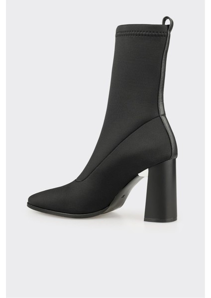 Siyah Kadın Klasik Bot modelleri