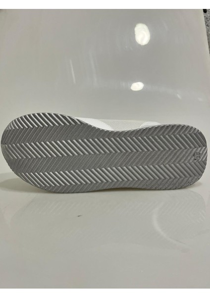 2927 Wickers Beyaz-Gümüş Hafif Dolgu Bayan Spor Ayakkabısı indirimleri