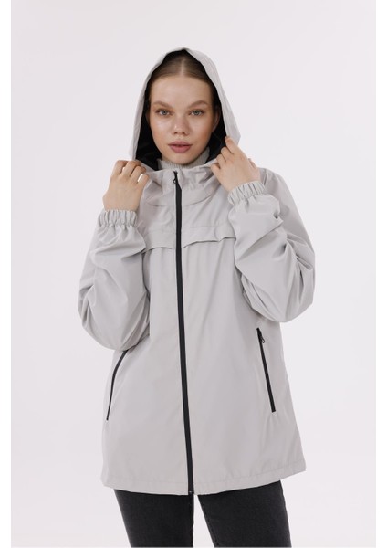 Kadın Kapüşonlu Nova Kumaş Hafif ve Dayanıklı Şık Mevsimlik Su ve Rüzgar Geçirmez Yağmurluk indirimleri
