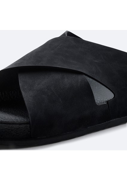 Erkek Siyah Çapraz Bantlı Deri Görünümlü Esnek Taban Terlik A41y8300