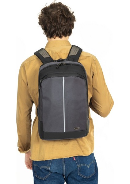 15,6 Inç Laptop ve Tablet Bölmeli Körüklü USB Kablolu Sırt Çantası Gri