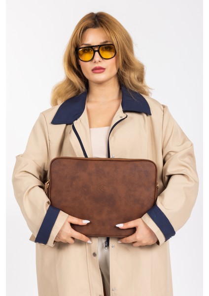 Laptop & Evrak Kılıfı Suni Deri – MacBook Air & Pro 13-14 Inç Şıklık ve Koruma! modelleri