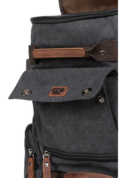 Kampçıların Vazgeçilmezi: Çok Gözlü, Laptop Bölmeli Kanvas Kumaş Kamp Çantası" Haki