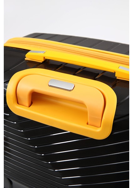 4 Lü Set Şifreli ve Darbeye Dayanıklı Polipilen Valiz Seti – Güvenli ve Konforlu Seyahat Valiz