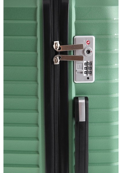 Seyahatleriniz Için Mükemmel Partner: Ultra Dayanıklı 3'lü Set Valiz & Bavul Yeşil