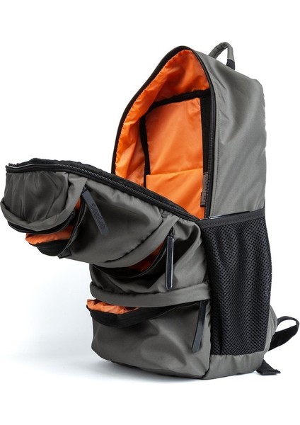 Laptop Bölmeli Çok Gözlü Astarlı Sırt Çantası: Hem Rahat Hem Şık Haki