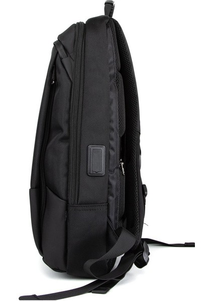 Su Geçirmez Astarlı Sırt Çantasıyla Laptopunuzu Koruyun: 15.6 Inç Laptop Bölmeli, USB Kablolu Siyah