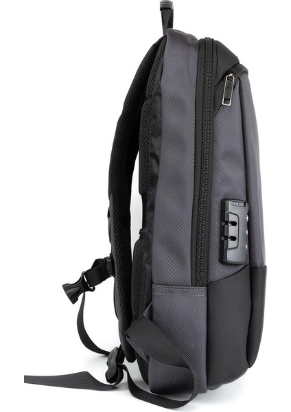 Su Geçirmez Astarlı Sırt Çantasıyla Laptopunuzu Koruyun: 15.6 Inç Laptop Bölmeli, USB Kablolu Gri modelleri