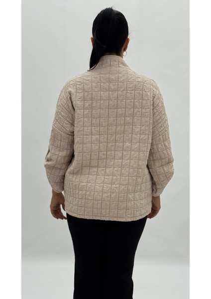 Büyük Beden Kapitone Cepli Fermuarlı Çiçek Detaylı Kapri Kol Oversize Kadın Ceket fırsatları