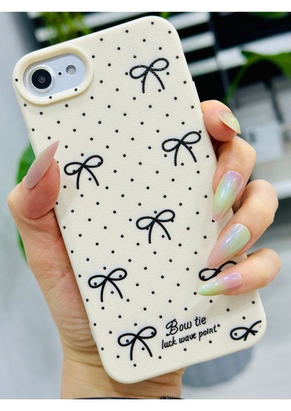 Iphone 7 - 8 - Se 2020 - Se 2022 Uyumlu Baskılı Siyah Fiyonk Darbe Önleyici Silikon Kılıf