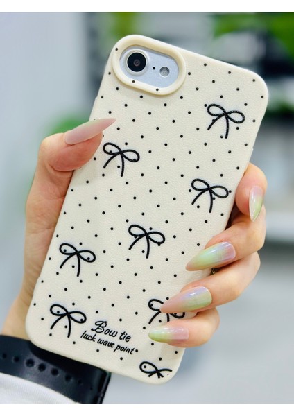 Iphone 7 - 8 - Se 2020 - Se 2022 Uyumlu Baskılı Siyah Fiyonk Darbe Önleyici Silikon Kılıf modelleri