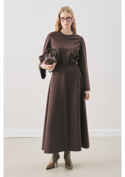 Anvelop Etekli Klasik Elbise Acı Kahve