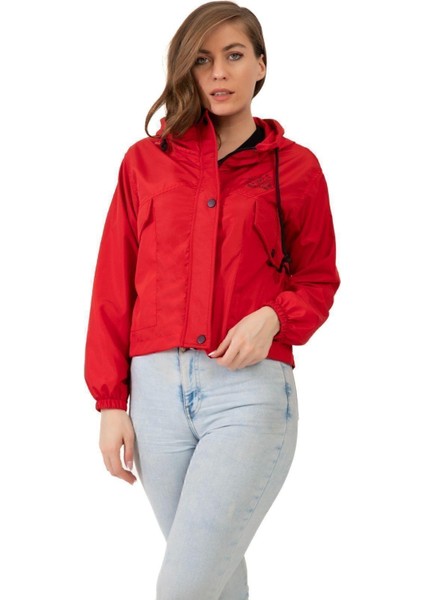 Kadın Su Geçirmez ve Rüzgara Dayanıklı Kapüşonlu Çıt Çıtlı Mevsimlik Yağmurluk