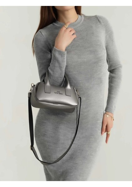 Yazı Detaylı Kadın El ve Omuz Çantası