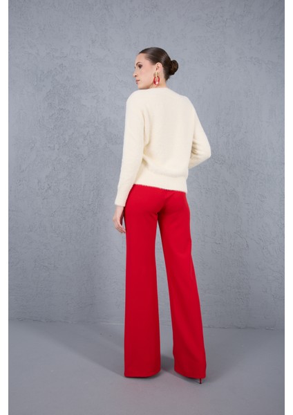 Kadın Ekru Sakal Iplik Taş ve Inci Detaylı Bisiklet Yaka Triko Kazak