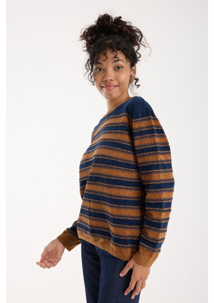 Kadın Laci-Taba Çizgili Çapraz Kontrast Dikiş Detaylı Şönil Kadife Triko Kazak modelleri