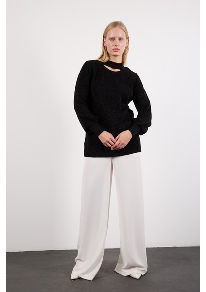 Kadın Siyah Reglan Balon Kollu Choker Yaka Simli Triko Kazak