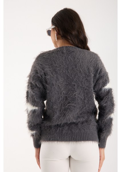 Kadın Füme Sakal Iplik Taş ve Inci Detaylı Bisiklet Yaka Triko Kazak