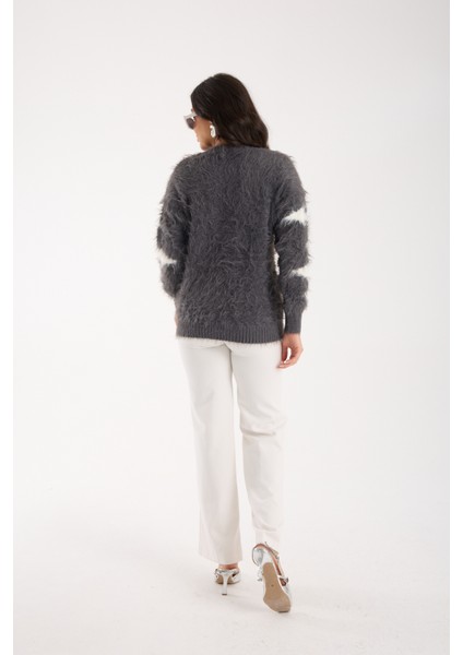 Kadın Füme Sakal Iplik Taş ve Inci Detaylı Bisiklet Yaka Triko Kazak