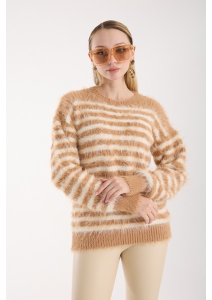 Kadın Bej-Ekru Sakal Iplik Çizgili Bisiklet Yaka Triko Kazak