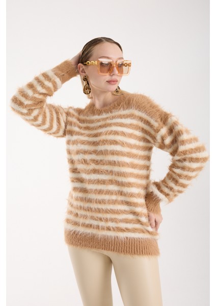 Kadın Bej-Ekru Sakal Iplik Çizgili Bisiklet Yaka Triko Kazak fiyatları