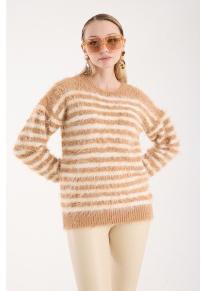 Kadın Bej-Ekru Sakal Iplik Çizgili Bisiklet Yaka Triko Kazak indirimleri
