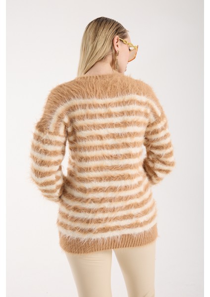 Kadın Bej-Ekru Sakal Iplik Çizgili Bisiklet Yaka Triko Kazak