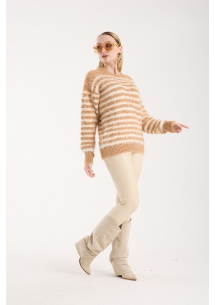 Kadın Bej-Ekru Sakal Iplik Çizgili Bisiklet Yaka Triko Kazak