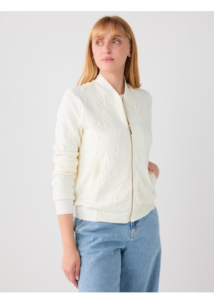 Ekru Kabartma Desenli Fermuarlı Örme Ceket fırsatları