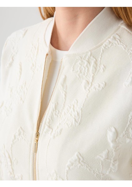 Ekru Kabartma Desenli Fermuarlı Örme Ceket indirimleri