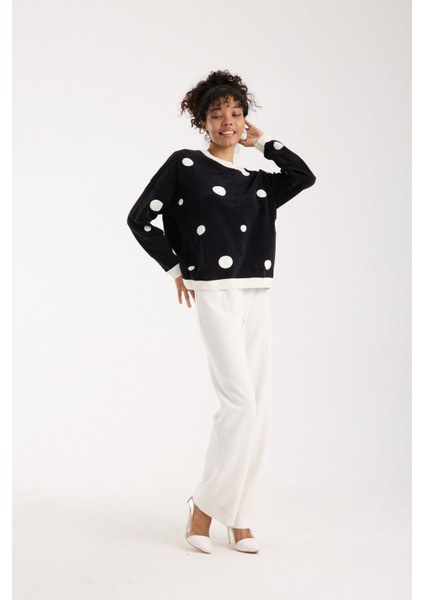 Kadın Siyah Puantiyeli Şönil Kadife Bisiklet Yaka Triko Kazak