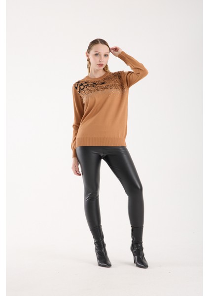 Kadın Bej Elit Viskon Kumaş Taş Detaylı Bisiklet Yaka Triko Bluz