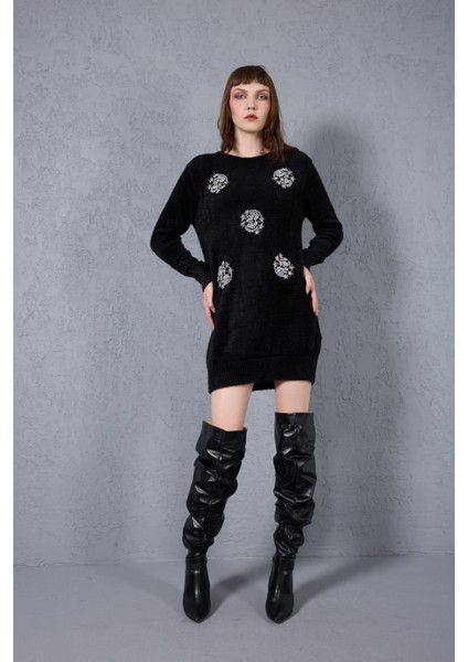 Kadın Siyah Sakal Iplik Boncuk Nakışlı Bisiklet Yaka Triko Kazak